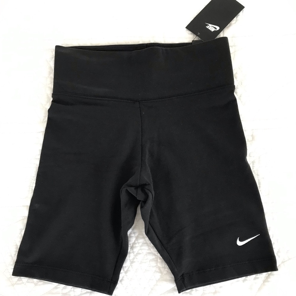 NIKE- women’s bike shorts! NEW